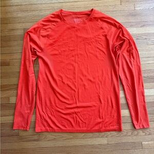 Patagonia men’s size L performance shirt